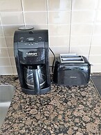 Royal Stays Condominiums - Downtown