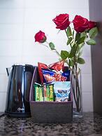 Royal Stays Condominiums - Downtown