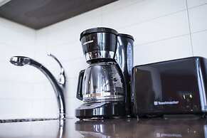 Royal Stays Condominiums - Downtown