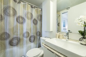 Royal Stays Condominiums - Downtown