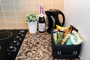 Royal Stays Condominiums - Downtown