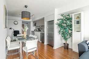 Royal Stays Condominiums - Downtown