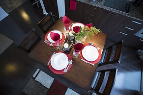 Royal Stays Condominiums - Downtown