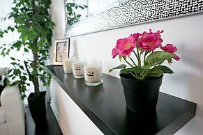 Royal Stays Condominiums - Downtown