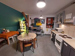 Looming Hostel