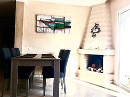 Luxurious Apartment with Private Garden