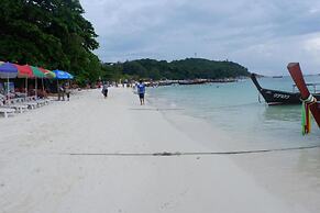 Charming Lipe Beach Resort