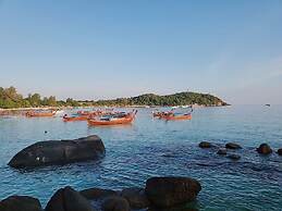 Charming Lipe Beach Resort