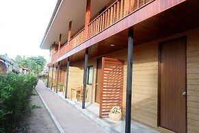 Charming Lipe Beach Resort