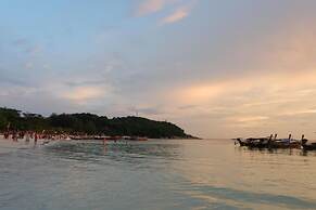 Charming Lipe Beach Resort