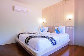 Charming Lipe Beach Resort