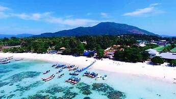 Charming Lipe Beach Resort