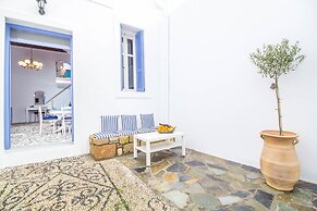 The Red Door in Koskinou