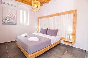 The Red Door in Koskinou