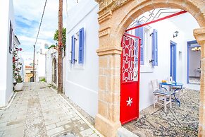 The Red Door in Koskinou