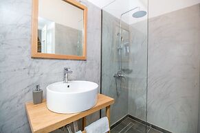 The Red Door in Koskinou