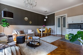 Fragola Between Old Town and Jewish Quarter