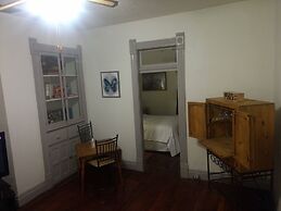 Beautiful Downtown Indy Guest Homes