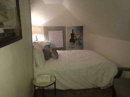 Beautiful Downtown Indy Guest Homes