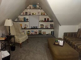 Beautiful Downtown Indy Guest Homes