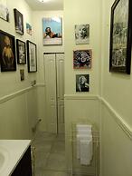 Beautiful Downtown Indy Guest Homes