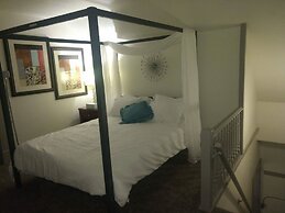 Beautiful Downtown Indy Guest Homes