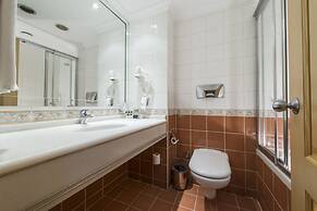 Akar International Hotel