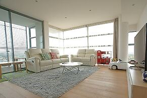 Crows Nest Family Apartment