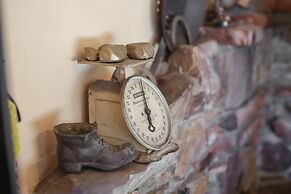 Gold Mountain Manor Bed and Breakfast