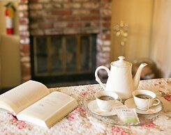 Gold Mountain Manor Bed and Breakfast