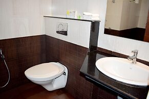 Nakshatra Emerald Inn