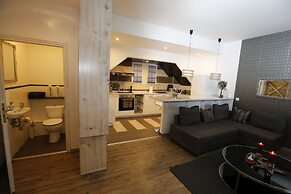 Cote Riviera Luxe Lake