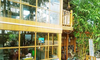 Dream House Guest House & Restaurant