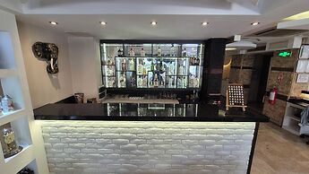 Best Smyrna Hotel