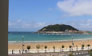 SEAFRONT LUXURY STUDIO - by SanSebastianApartments.es