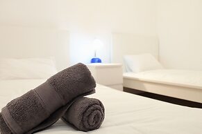 Stunning Duplex Near the Sea