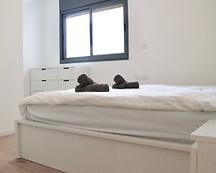 Stunning Duplex Near the Sea