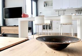 Stunning Duplex Near the Sea