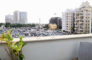 Stunning Duplex Near the Sea