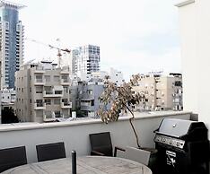 Stunning Duplex Near the Sea