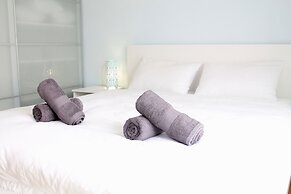 Stunning Duplex Near the Sea