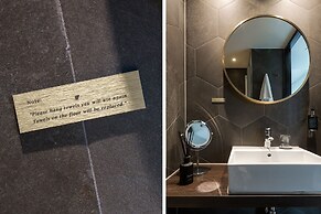 The James Hotel Rotterdam