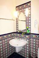 Shishki na Lampushke - Vostochnaya Medina