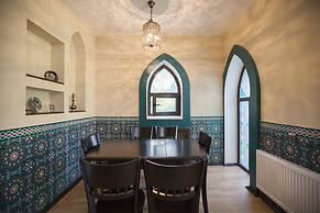 Shishki na Lampushke - Vostochnaya Medina