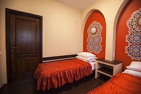 Shishki na Lampushke - Vostochnaya Medina