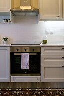 Grandma's Chic Home in Chania Venetian Harbor