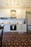 Grandma's Chic Home in Chania Venetian Harbor