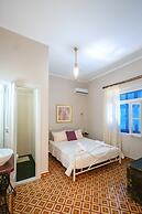 Grandma's Chic Home in Chania Venetian Harbor