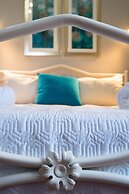 Grandma's Chic Home in Chania Venetian Harbor