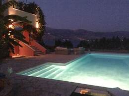 Villa Mitis - A Bohemian Private Pool Retreat
